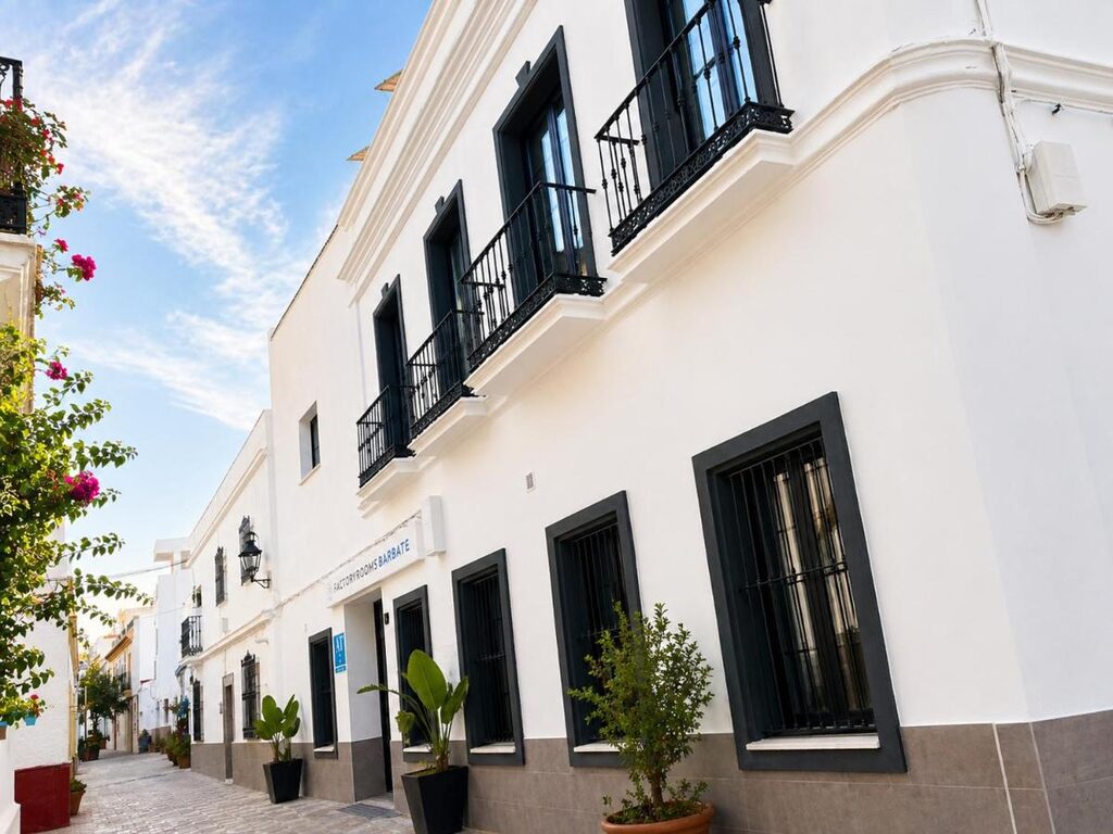 Fachada de FactoryRooms Barbate